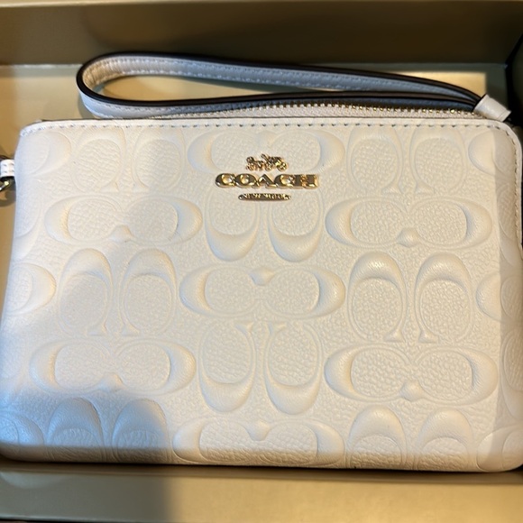 Coach wristlet gift set - Picture 2 of 5